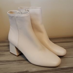 Steve Madden, like new, cream booties